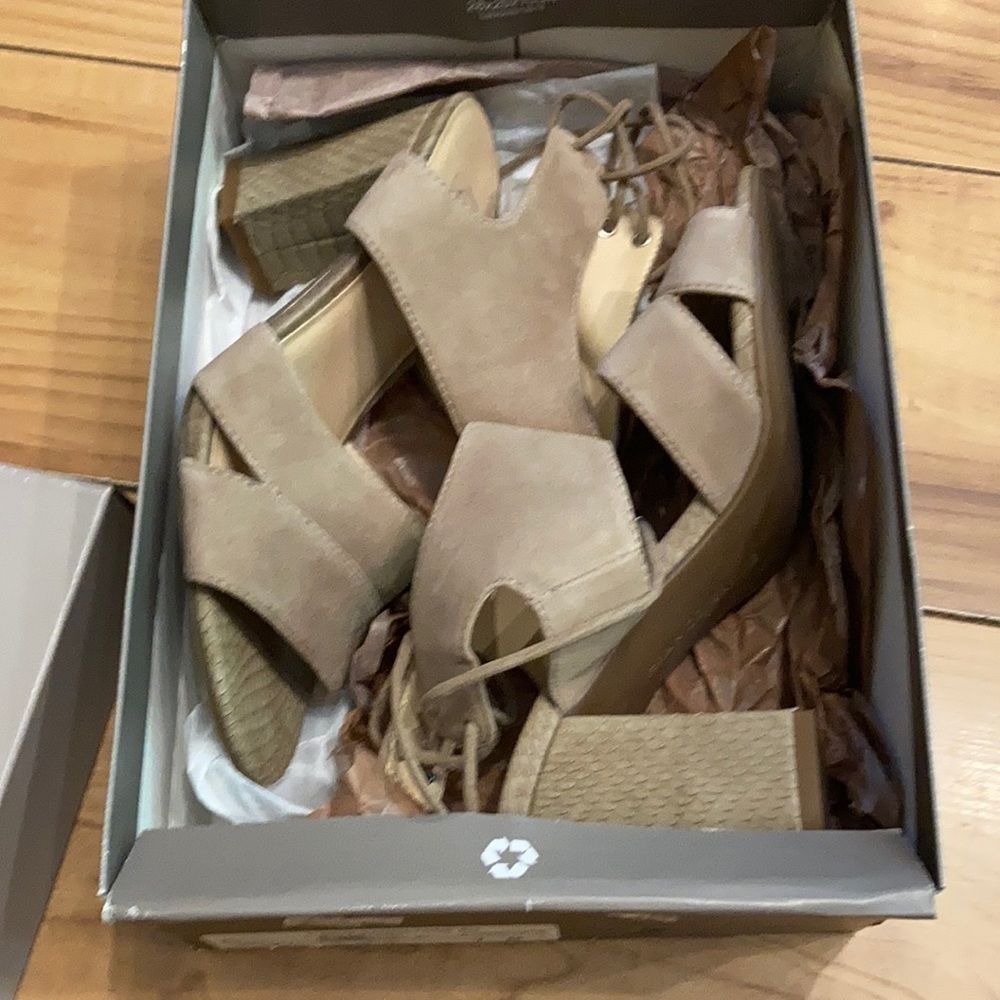 Franco Sarto sandstone sandals size 7